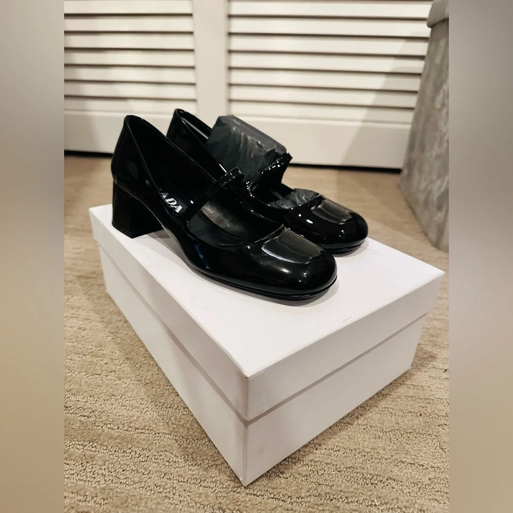 🆕Authentic from Italy PRADA patent black leather pumps - Picture 11 of 16